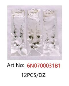 Necklace set with beads