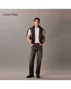 Calvin Klein Jeans Men's Summer Casual Commuting Slim-fit Short-sleeve T-shirt with Embroidered CK Logo J322702