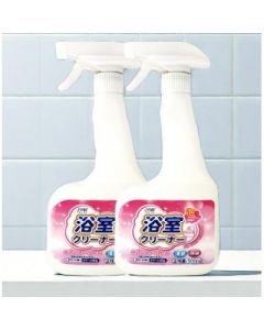 Bathroom cleaner with sprinkler head