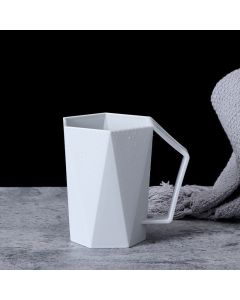 Diamond-shaped cups with handles