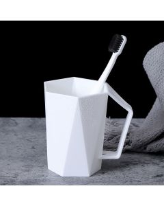 Diamond-shaped cups with handles