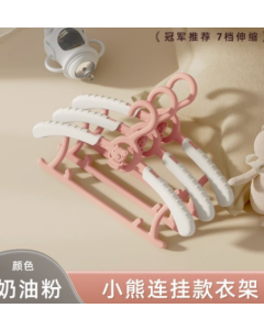 Retractable hangers for children 