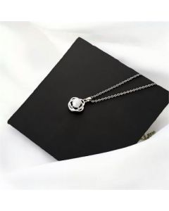 Clavicle chain set with zircon pearls 