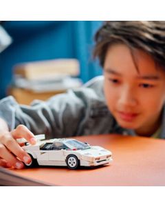 LEGO Super Sports Car Model Building Kit for Boys and Girls, Collector's Edition Lamborghini