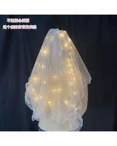 Wedding veil with light}  
Note: According to the cleaning rules, "with light" is a functional noun and belongs to the core functional attributes of the product, and it is retained in the absence of quantitative parameters