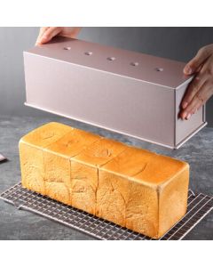 Wilton 1200g Commercial Loaf Pan with Lid, Non-Stick Bread Baking Mold for Home Ovens